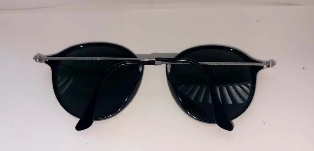 Ray-Ban RB2447 Round Fleck Sunglasses Black with case